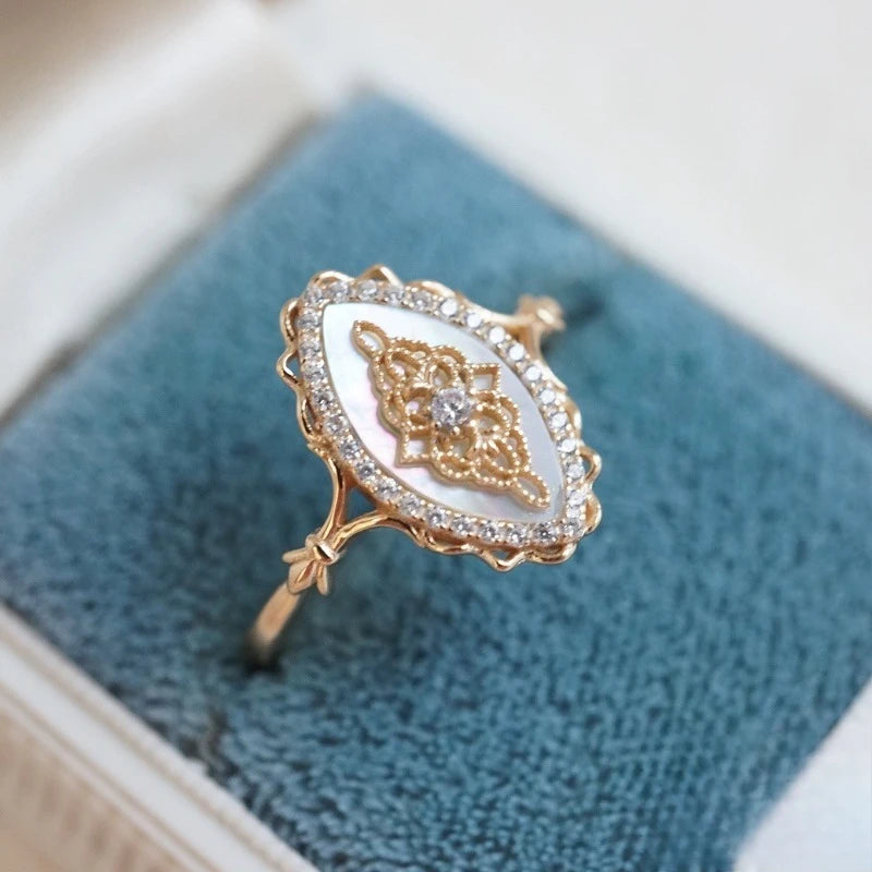 French Vintage White Lace Inlaid Ring