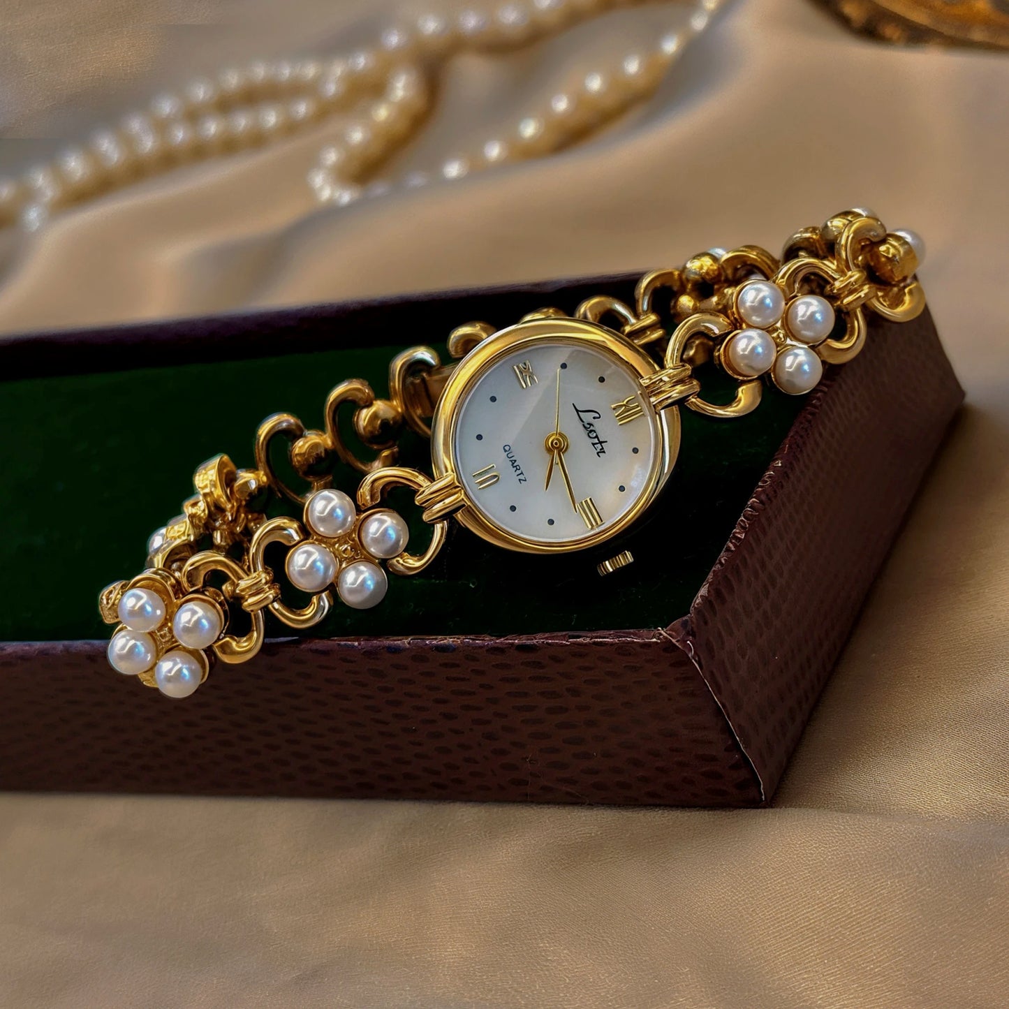 French Vintage Elegant Round Face Pearl Cluster Quartz Watch