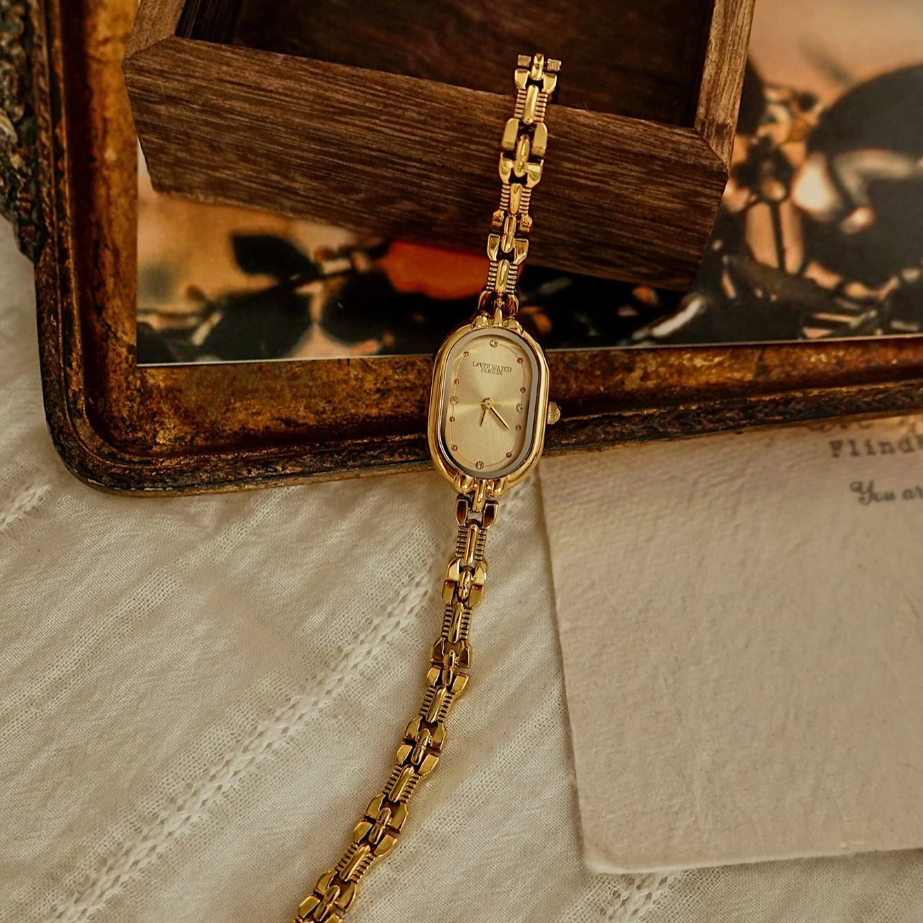 French Vintage Elegant Oval Face Gold Quartz Watch