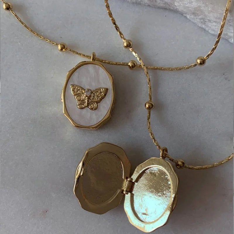 Elegant Butterfly Shell Photo Locket Necklace