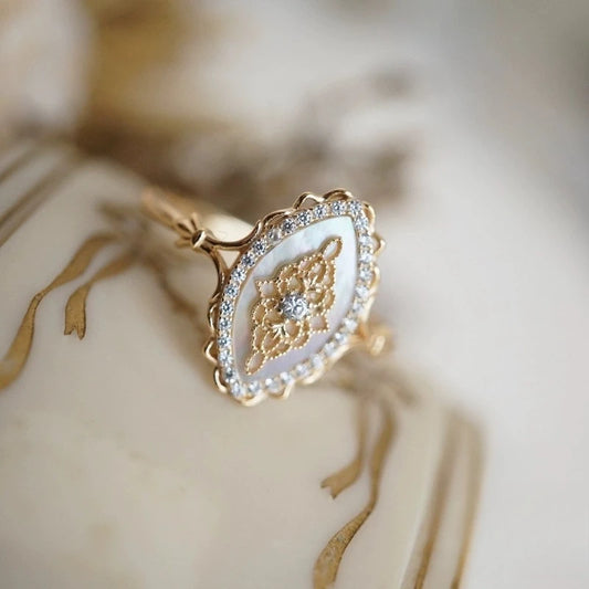 French Vintage White Lace Inlaid Ring