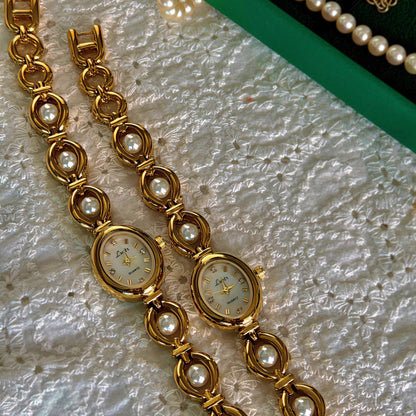 French Vintage Elegant Oval Face Pearl and Emerald Quartz Watch