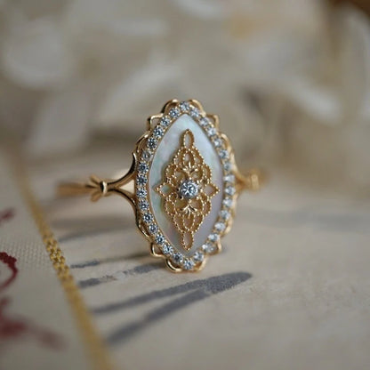 French Vintage White Lace Inlaid Ring