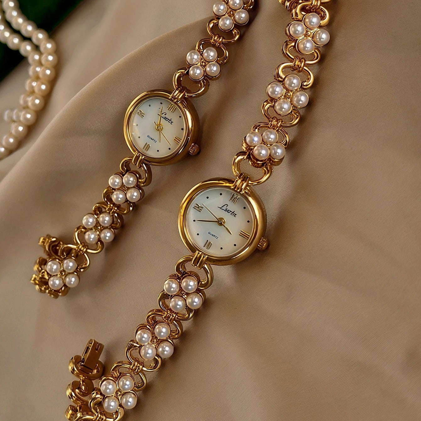 French Vintage Elegant Round Face Pearl Cluster Quartz Watch