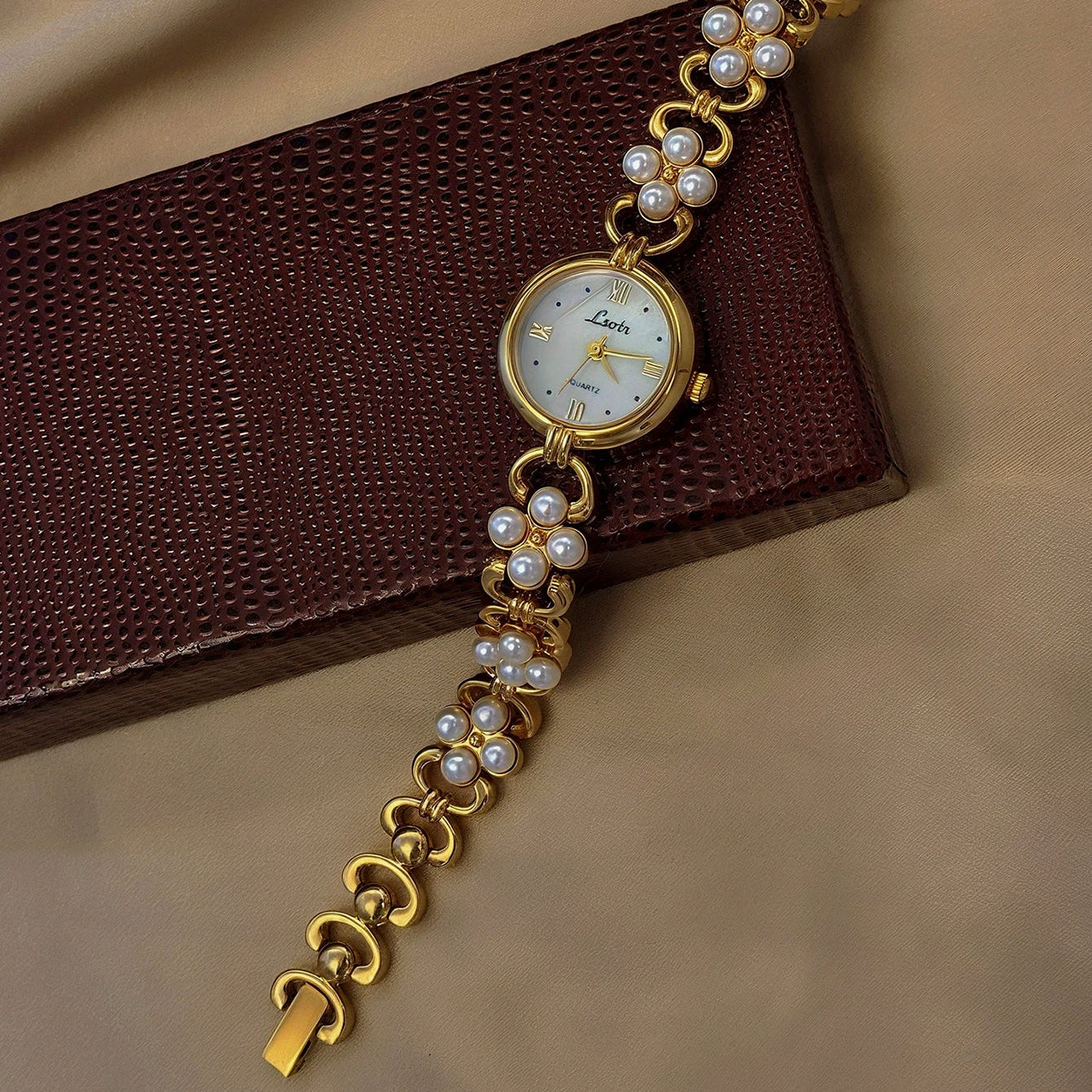 French Vintage Elegant Round Face Pearl Cluster Quartz Watch