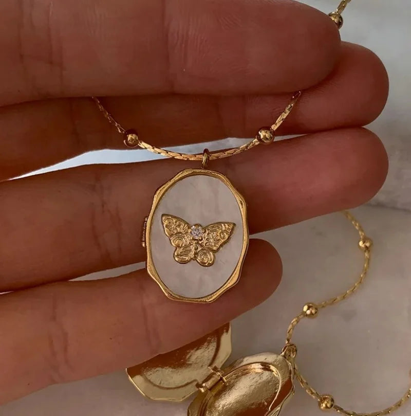Elegant Butterfly Shell Photo Locket Necklace