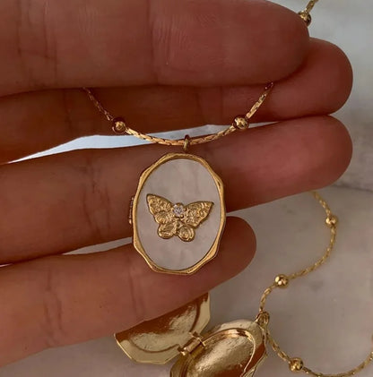Elegant Butterfly Shell Photo Locket Necklace