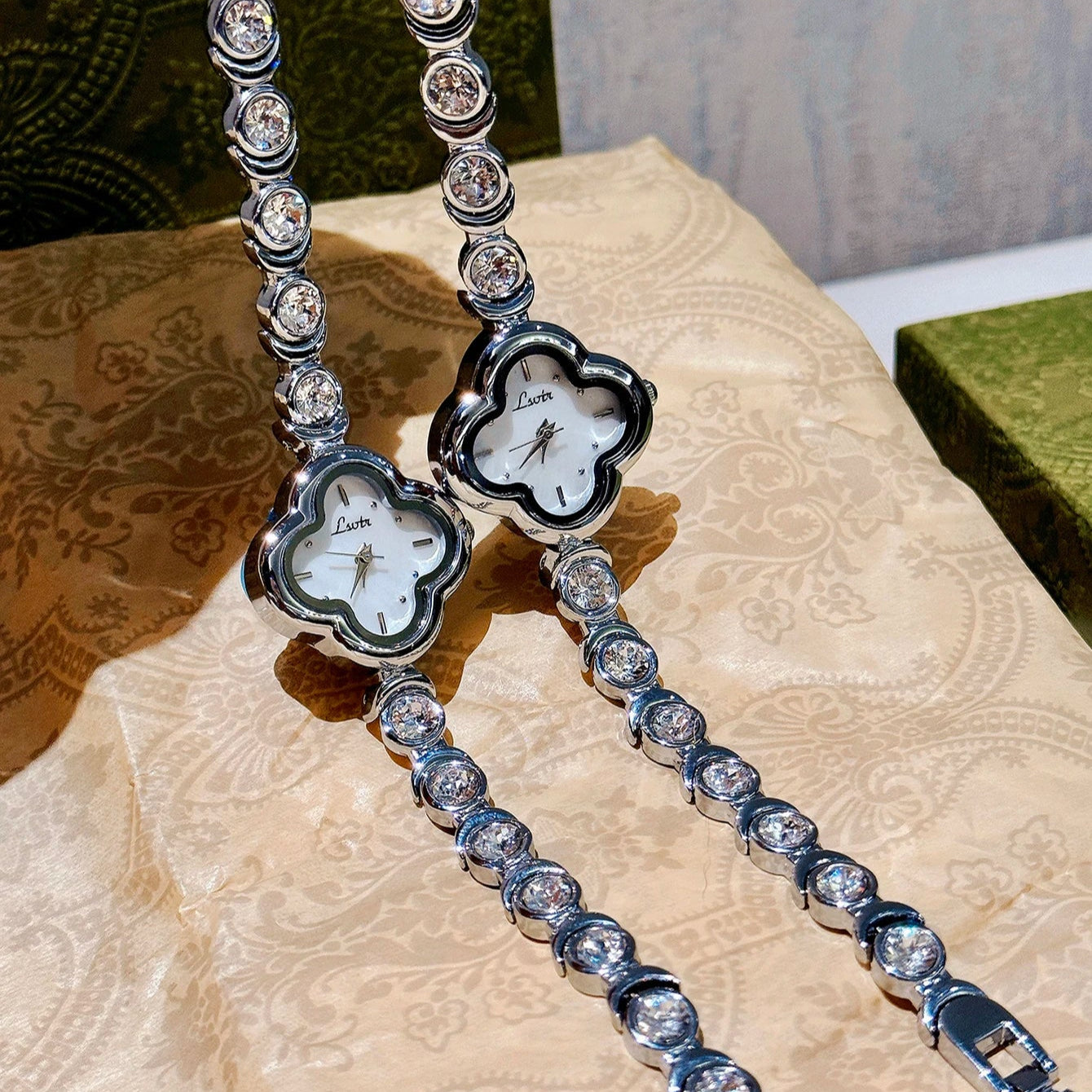 Four-Leaf Clover Flower Face Quartz Watch